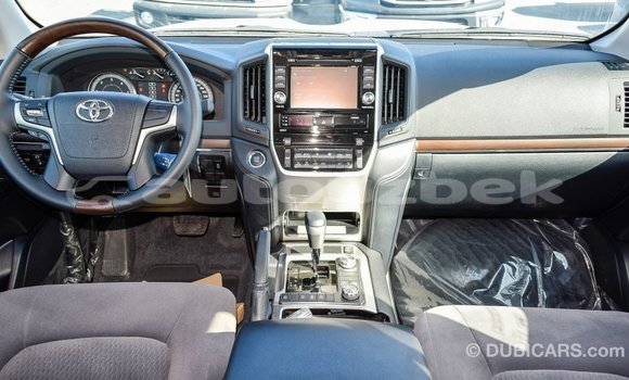 Buy Import Toyota Land Cruiser White Car in Import - Dubai in Andijon Buy Import Toyota Land Cruiser White Car in Import - Dubai in Andijon