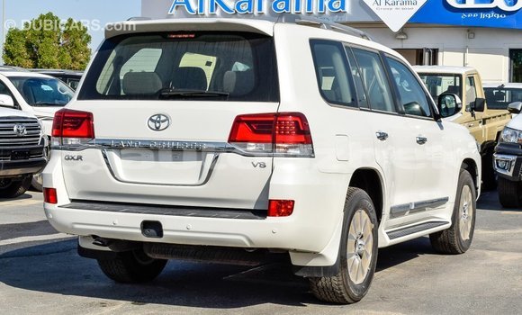 Buy Import Toyota Land Cruiser White Car in Import - Dubai in Andijon Buy Import Toyota Land Cruiser White Car in Import - Dubai in Andijon