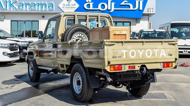 Big with watermark toyota land cruiser andijon import dubai 1984