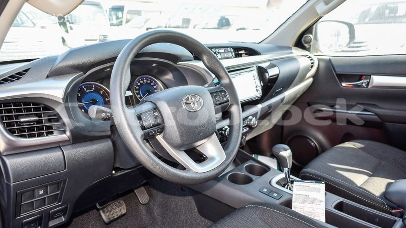 Big with watermark toyota hilux andijon import dubai 1987