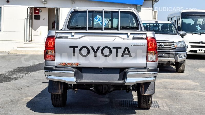 Big with watermark toyota hilux andijon import dubai 1988