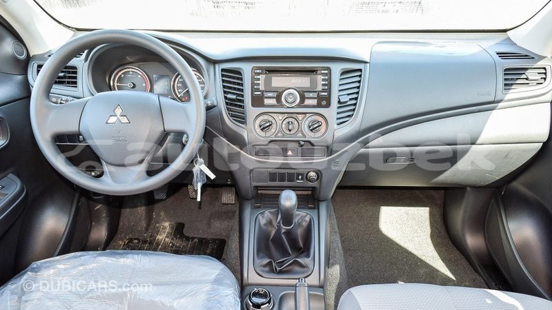 Big with watermark mitsubishi l200 andijon import dubai 1989