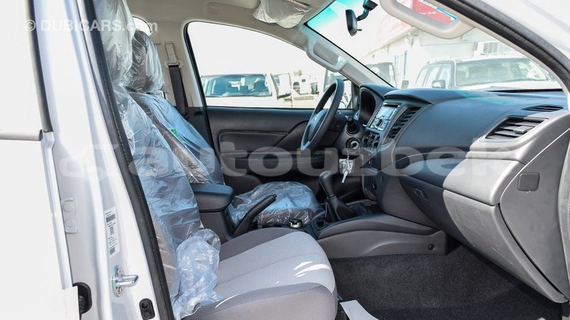 Big with watermark mitsubishi l200 andijon import dubai 1989