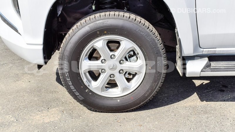 Big with watermark mitsubishi l200 andijon import dubai 1989