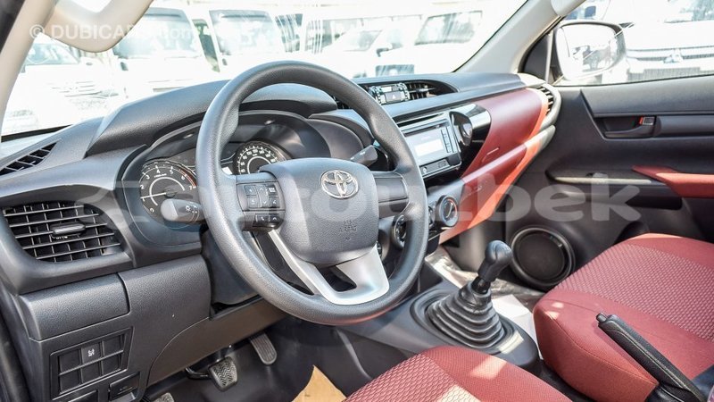 Big with watermark toyota hilux andijon import dubai 1990