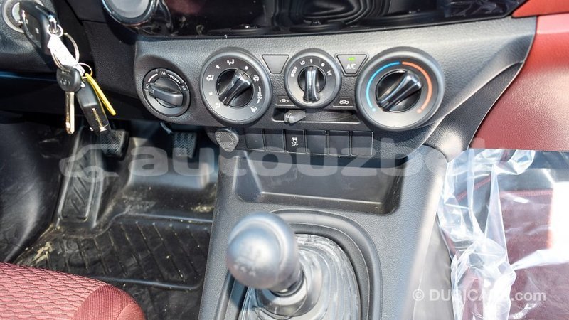 Big with watermark toyota hilux andijon import dubai 1990