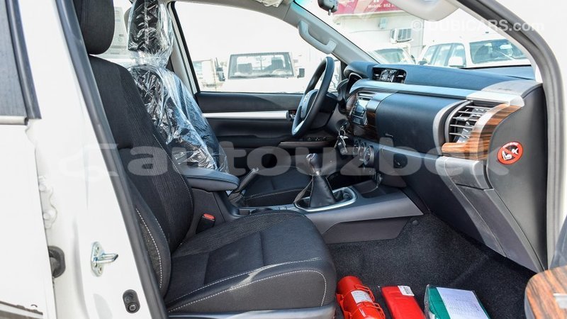 Big with watermark toyota hilux andijon import dubai 1993