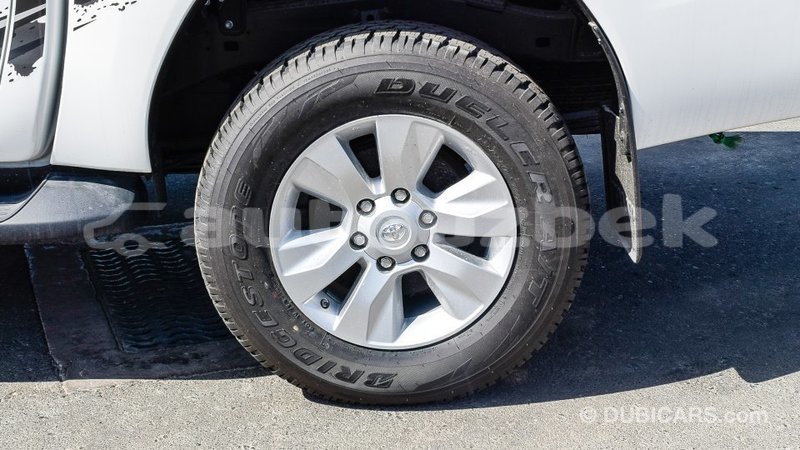 Big with watermark toyota hilux andijon import dubai 1993