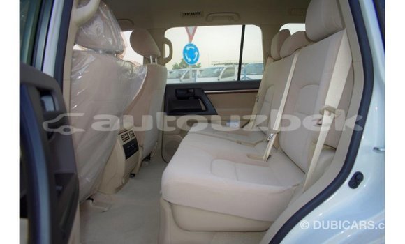 Buy Import Toyota Land Cruiser White Car in Import - Dubai in Andijon Buy Import Toyota Land Cruiser White Car in Import - Dubai in Andijon