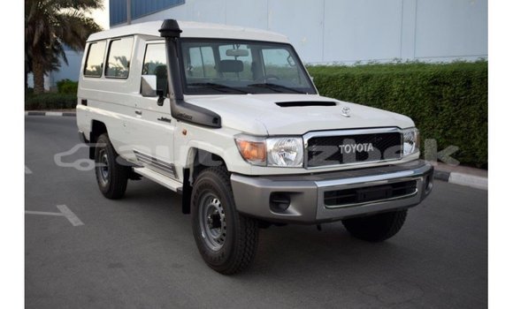 Buy Import Toyota Land Cruiser White Car in Import - Dubai in Andijon Buy Import Toyota Land Cruiser White Car in Import - Dubai in Andijon