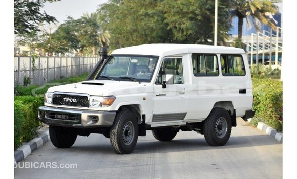 Buy Import Toyota Land Cruiser White Car in Import - Dubai in Andijon Buy Import Toyota Land Cruiser White Car in Import - Dubai in Andijon