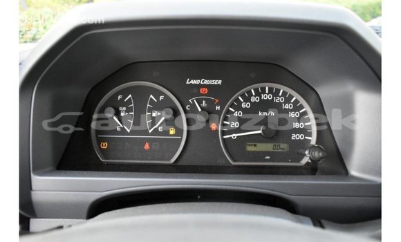 Buy Import Toyota Land Cruiser White Car in Import - Dubai in Andijon Buy Import Toyota Land Cruiser White Car in Import - Dubai in Andijon