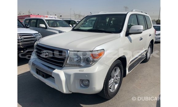 Buy Import Toyota Land Cruiser White Car in Import - Dubai in Andijon Buy Import Toyota Land Cruiser White Car in Import - Dubai in Andijon