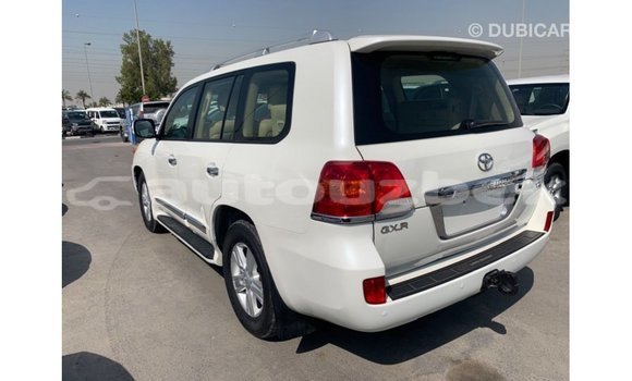 Buy Import Toyota Land Cruiser White Car in Import - Dubai in Andijon Buy Import Toyota Land Cruiser White Car in Import - Dubai in Andijon