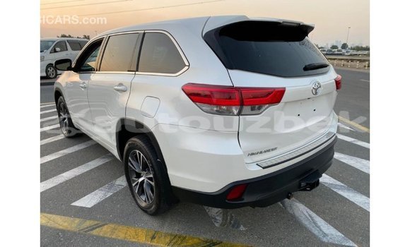 Buy Import Toyota Highlander White Car in Import - Dubai in Andijon Buy Import Toyota Highlander White Car in Import - Dubai in Andijon