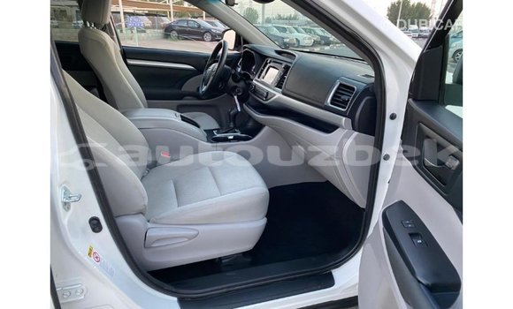 Buy Import Toyota Highlander White Car in Import - Dubai in Andijon Buy Import Toyota Highlander White Car in Import - Dubai in Andijon