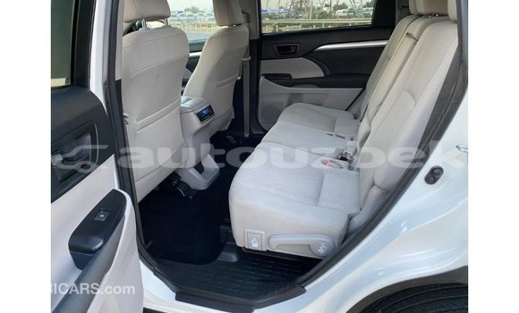 Buy Import Toyota Highlander White Car in Import - Dubai in Andijon Buy Import Toyota Highlander White Car in Import - Dubai in Andijon