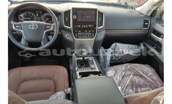 Buy Import Toyota Land Cruiser White Car in Import - Dubai in Andijon Buy Import Toyota Land Cruiser White Car in Import - Dubai in Andijon