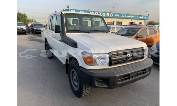 Buy Import Toyota Land Cruiser White Car in Import - Dubai in Andijon Buy Import Toyota Land Cruiser White Car in Import - Dubai in Andijon