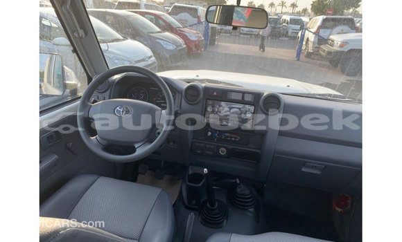 Buy Import Toyota Land Cruiser White Car in Import - Dubai in Andijon Buy Import Toyota Land Cruiser White Car in Import - Dubai in Andijon
