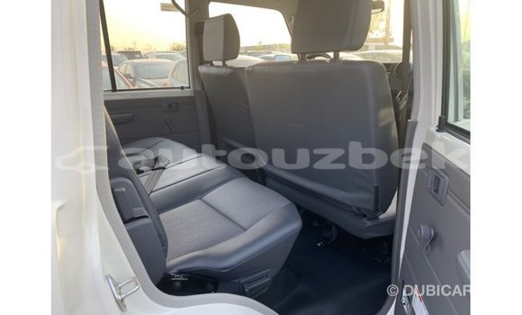 Buy Import Toyota Land Cruiser White Car in Import - Dubai in Andijon Buy Import Toyota Land Cruiser White Car in Import - Dubai in Andijon
