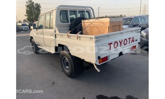 Buy Import Toyota Land Cruiser White Car in Import - Dubai in Andijon Buy Import Toyota Land Cruiser White Car in Import - Dubai in Andijon