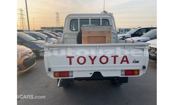 Buy Import Toyota Land Cruiser White Car in Import - Dubai in Andijon Buy Import Toyota Land Cruiser White Car in Import - Dubai in Andijon