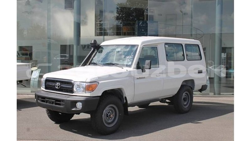 Big with watermark toyota land cruiser andijon import dubai 2156