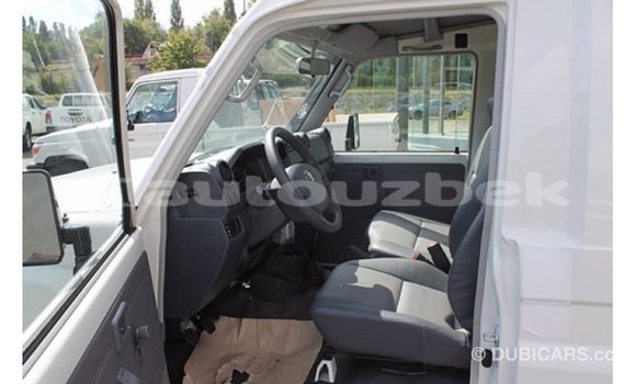 Buy Import Toyota Land Cruiser White Car in Import - Dubai in Andijon Buy Import Toyota Land Cruiser White Car in Import - Dubai in Andijon