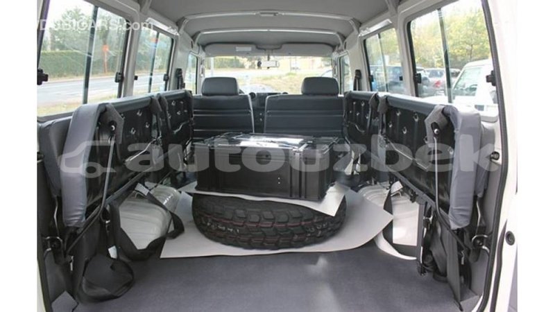 Big with watermark toyota land cruiser andijon import dubai 2156