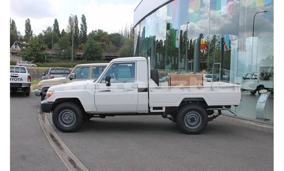 Buy Import Toyota Land Cruiser White Car in Import - Dubai in Andijon Buy Import Toyota Land Cruiser White Car in Import - Dubai in Andijon