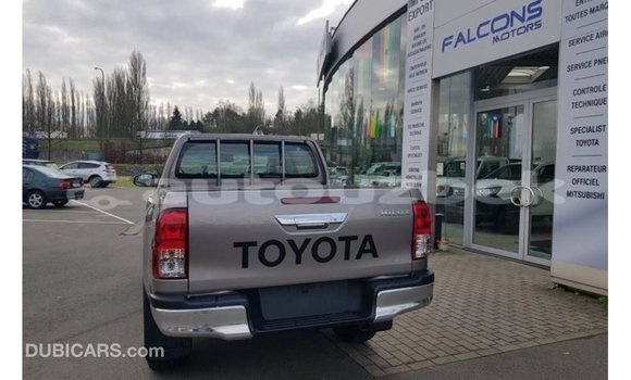 Buy Import Toyota Hilux Brown Car in Import - Dubai in Andijon Buy Import Toyota Hilux Brown Car in Import - Dubai in Andijon