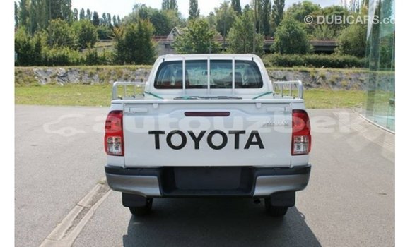 Buy Import Toyota Hilux White Car in Import - Dubai in Andijon Buy Import Toyota Hilux White Car in Import - Dubai in Andijon