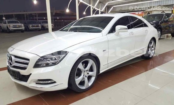Buy Import Mercedes-Benz 190 (W201) White Car in Import - Dubai in Andijon Buy Import Mercedes-Benz 190 (W201) White Car in Import - Dubai in Andijon
