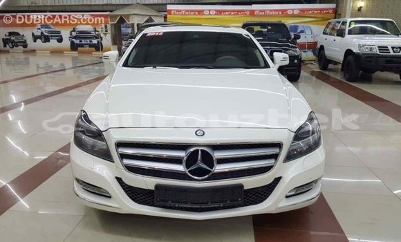 Buy Import Mercedes-Benz 190 (W201) White Car in Import - Dubai in Andijon Buy Import Mercedes-Benz 190 (W201) White Car in Import - Dubai in Andijon