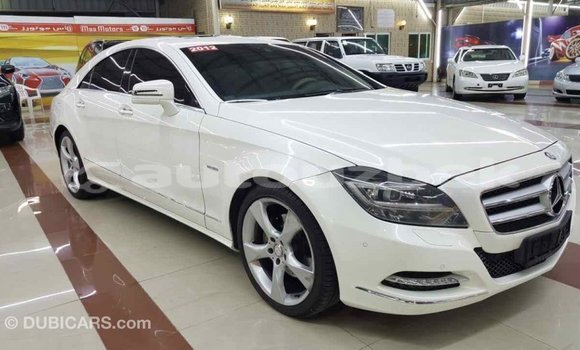 Buy Import Mercedes-Benz 190 (W201) White Car in Import - Dubai in Andijon Buy Import Mercedes-Benz 190 (W201) White Car in Import - Dubai in Andijon