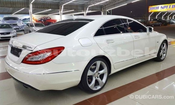 Buy Import Mercedes-Benz 190 (W201) White Car in Import - Dubai in Andijon Buy Import Mercedes-Benz 190 (W201) White Car in Import - Dubai in Andijon