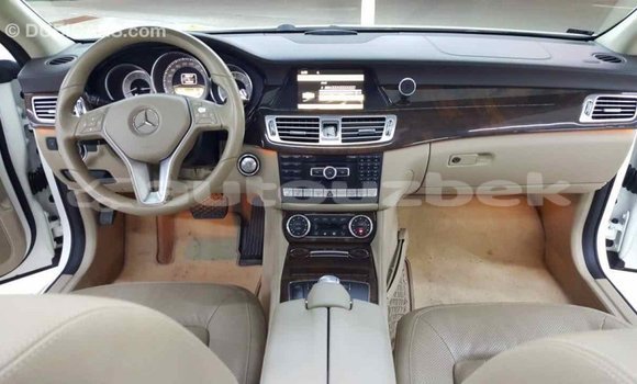 Buy Import Mercedes-Benz 190 (W201) White Car in Import - Dubai in Andijon Buy Import Mercedes-Benz 190 (W201) White Car in Import - Dubai in Andijon