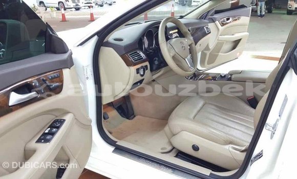 Buy Import Mercedes-Benz 190 (W201) White Car in Import - Dubai in Andijon Buy Import Mercedes-Benz 190 (W201) White Car in Import - Dubai in Andijon