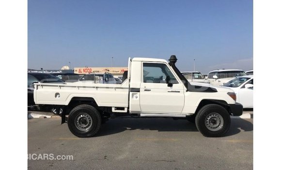 Buy Import Toyota Land Cruiser White Car in Import - Dubai in Andijon Buy Import Toyota Land Cruiser White Car in Import - Dubai in Andijon