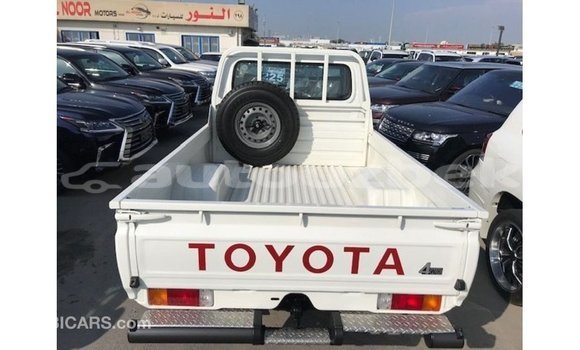 Buy Import Toyota Land Cruiser White Car in Import - Dubai in Andijon Buy Import Toyota Land Cruiser White Car in Import - Dubai in Andijon