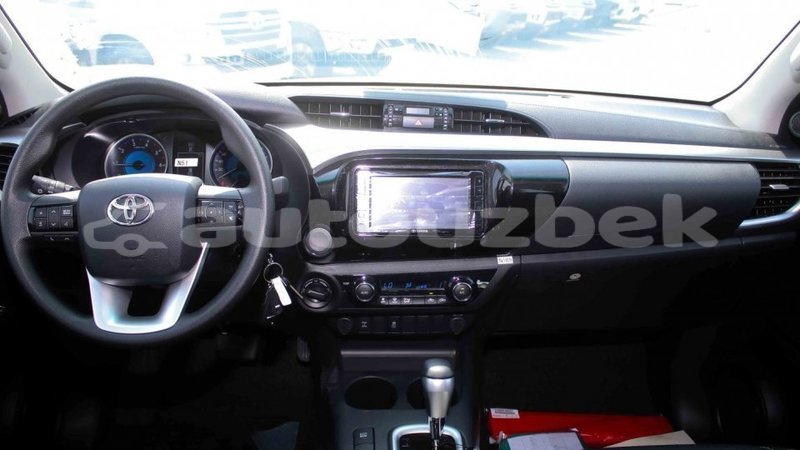 Big with watermark toyota hilux andijon import dubai 2209
