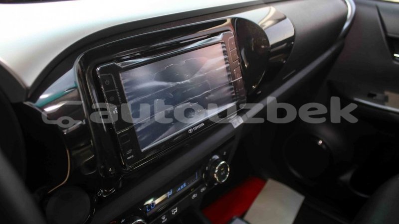Big with watermark toyota hilux andijon import dubai 2209