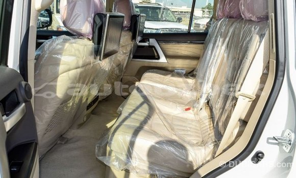 Buy Import Toyota Land Cruiser White Car in Import - Dubai in Andijon Buy Import Toyota Land Cruiser White Car in Import - Dubai in Andijon