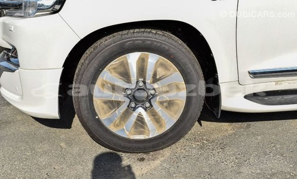 Buy Import Toyota Land Cruiser White Car in Import - Dubai in Andijon Buy Import Toyota Land Cruiser White Car in Import - Dubai in Andijon