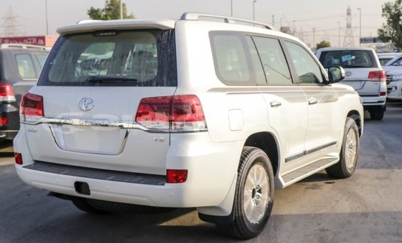 Buy Import Toyota Land Cruiser White Car in Import - Dubai in Andijon Buy Import Toyota Land Cruiser White Car in Import - Dubai in Andijon