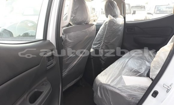 Buy Import Mitsubishi L200 White Car in Import - Dubai in Andijon Buy Import Mitsubishi L200 White Car in Import - Dubai in Andijon