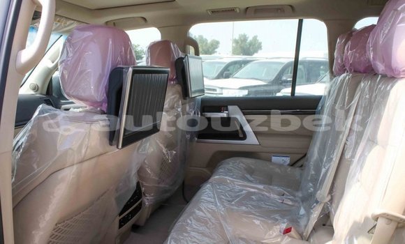Buy Import Toyota Land Cruiser White Car in Import - Dubai in Andijon Buy Import Toyota Land Cruiser White Car in Import - Dubai in Andijon