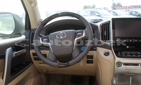 Buy Import Toyota Land Cruiser White Car in Import - Dubai in Andijon Buy Import Toyota Land Cruiser White Car in Import - Dubai in Andijon