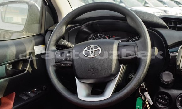 Buy Import Toyota Hilux White Car in Import - Dubai in Andijon Buy Import Toyota Hilux White Car in Import - Dubai in Andijon
